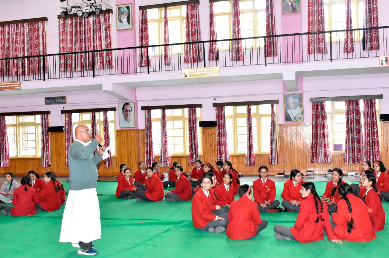 CLASS VIII SEMINAR
